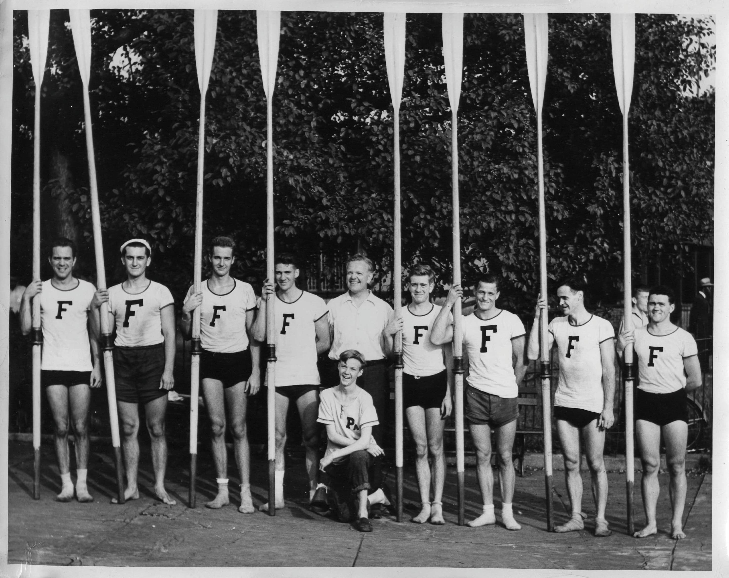 A Fairmount eight standing with their oars, 1942